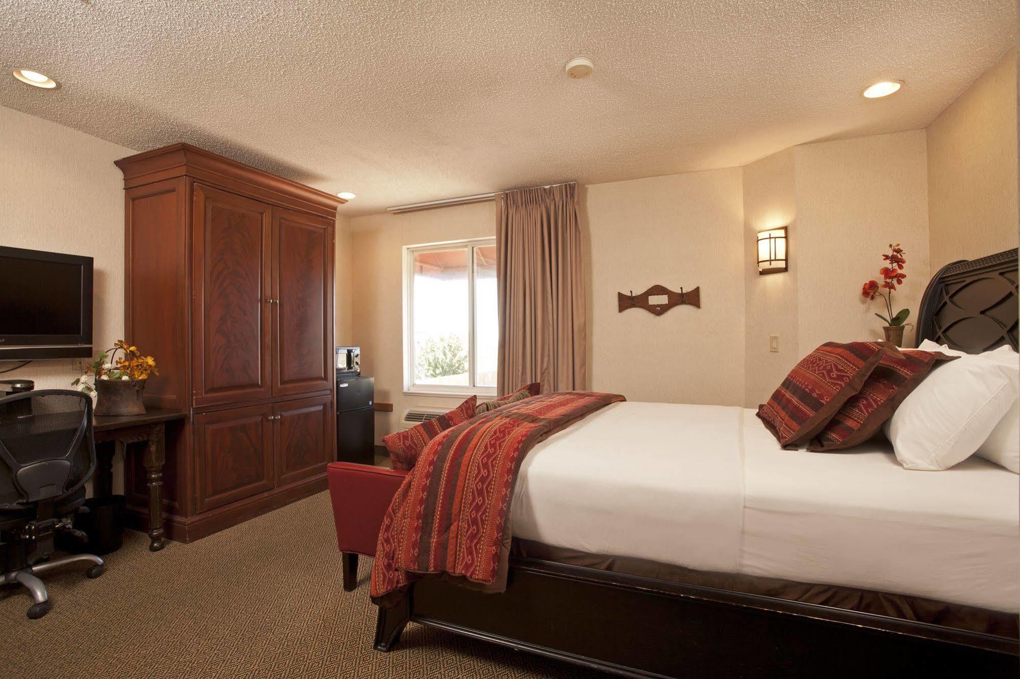 Inn At Santa Fe, Surestay Collection By Best Western Exterior photo
